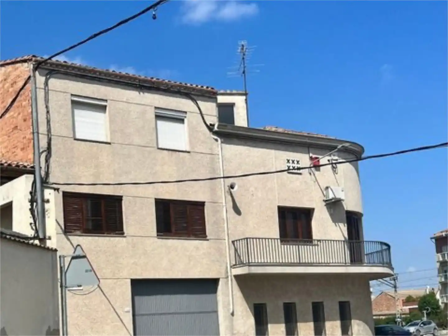 Houses for sale in Carrer Sant Josep, 5, Bell-lloc d'Urgell Exterior view of Houses for sale in Bell-lloc d'Urgell with Air Conditioner, Heating and Terrace