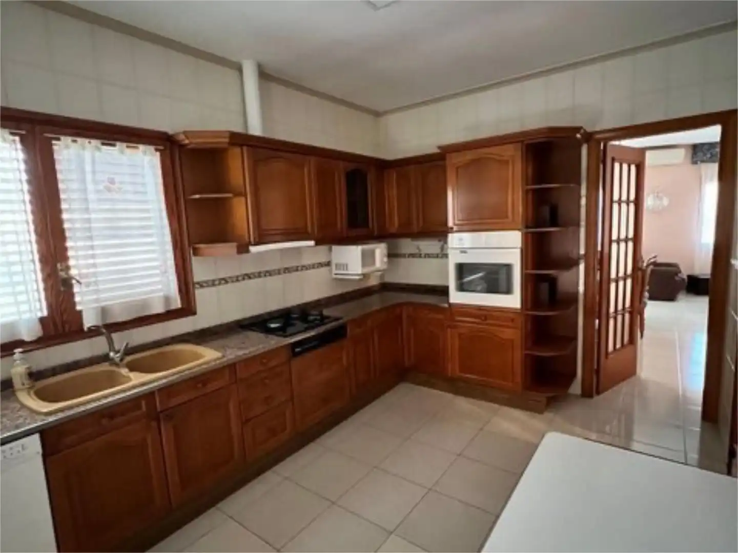 Houses for sale in Carrer Sant Josep, 5, Bell-lloc d'Urgell Kitchen of Houses for sale in Bell-lloc d'Urgell with Air Conditioner, Heating and Terrace