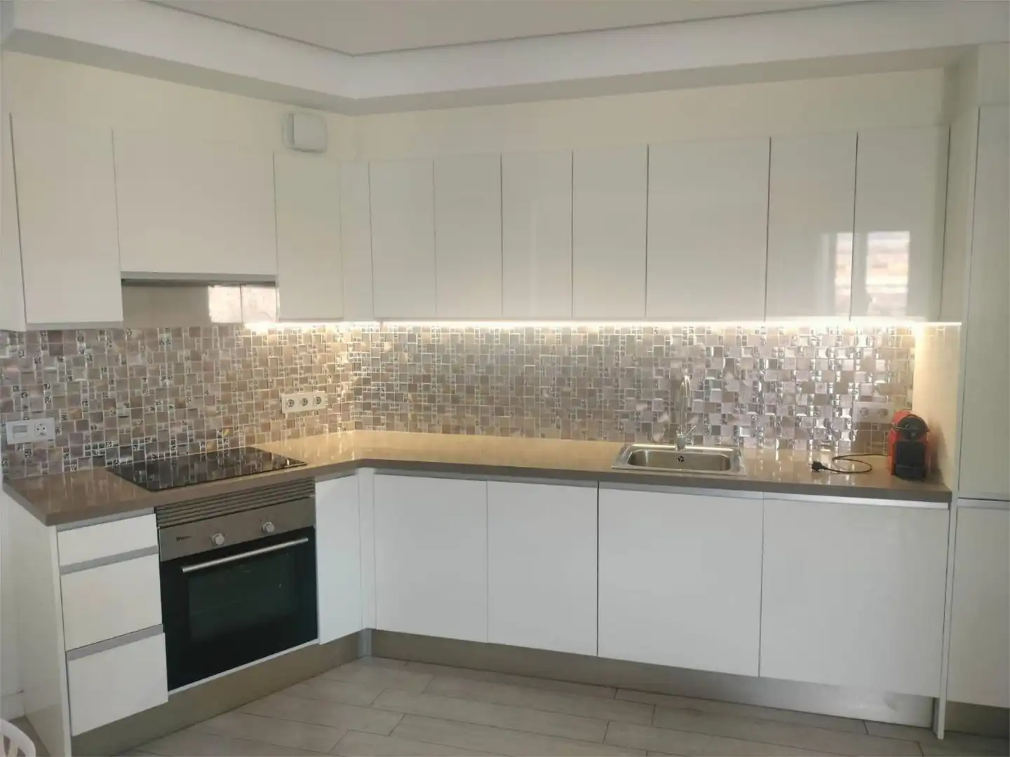 Apartamento en venta en Calle Aljibe, 9, Callao Salvaje - Playa Paraíso Cocina de Apartamento en venta en Adeje con Aire acondicionado, Terraza y Piscina