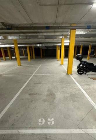 Garaje en Alquiler en Adurtza