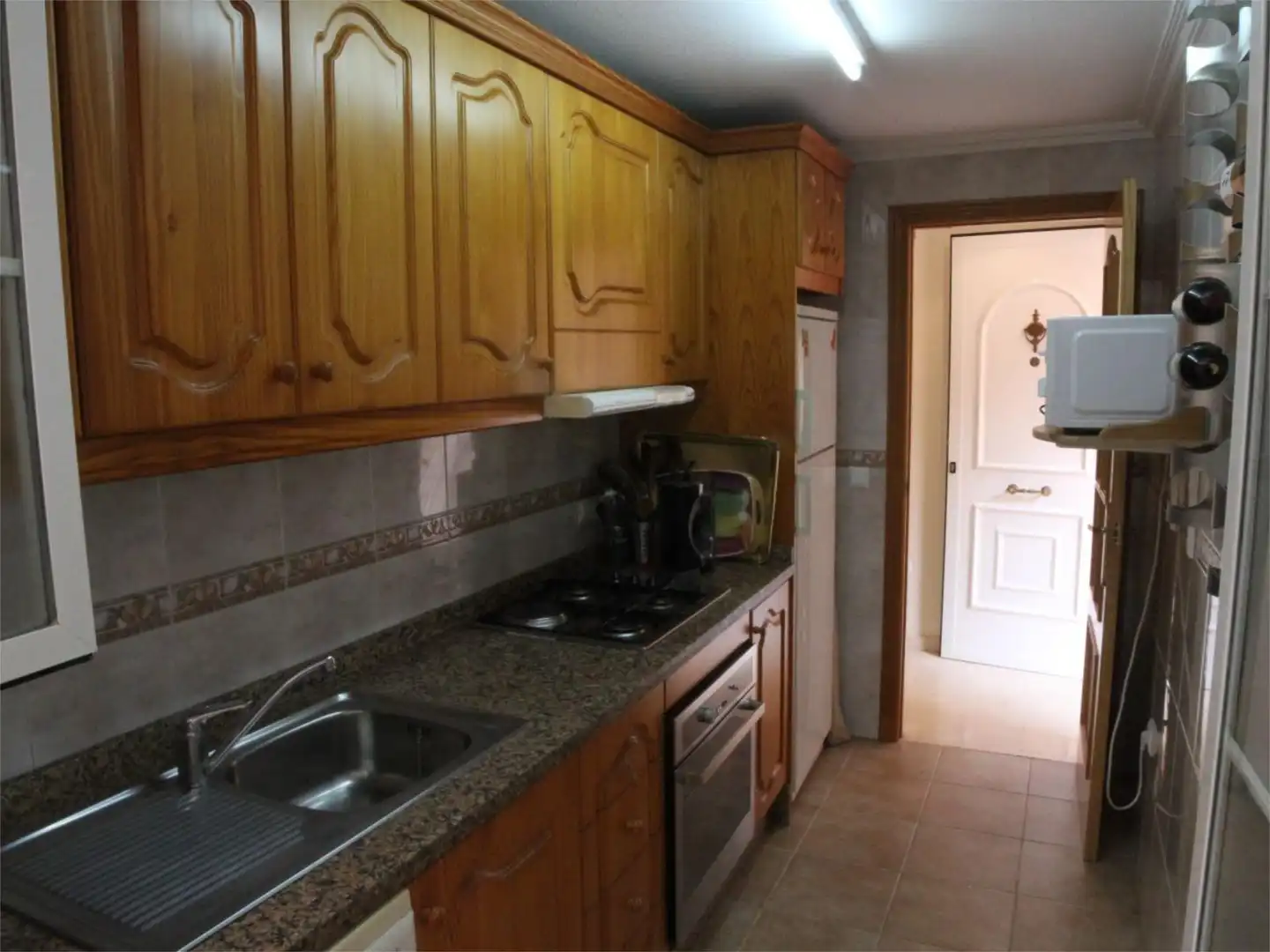 Piso de alquiler en Avinguda de Portugal, 95, Calas Santiago Bernabéu Cocina de Piso de alquiler en Santa Pola con Calefacción, Jardín privado y Terraza