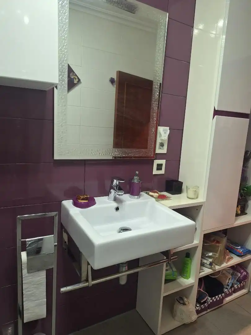Bany de Pis en venda en Oviedo  amb Calefacció, Parquet i Traster