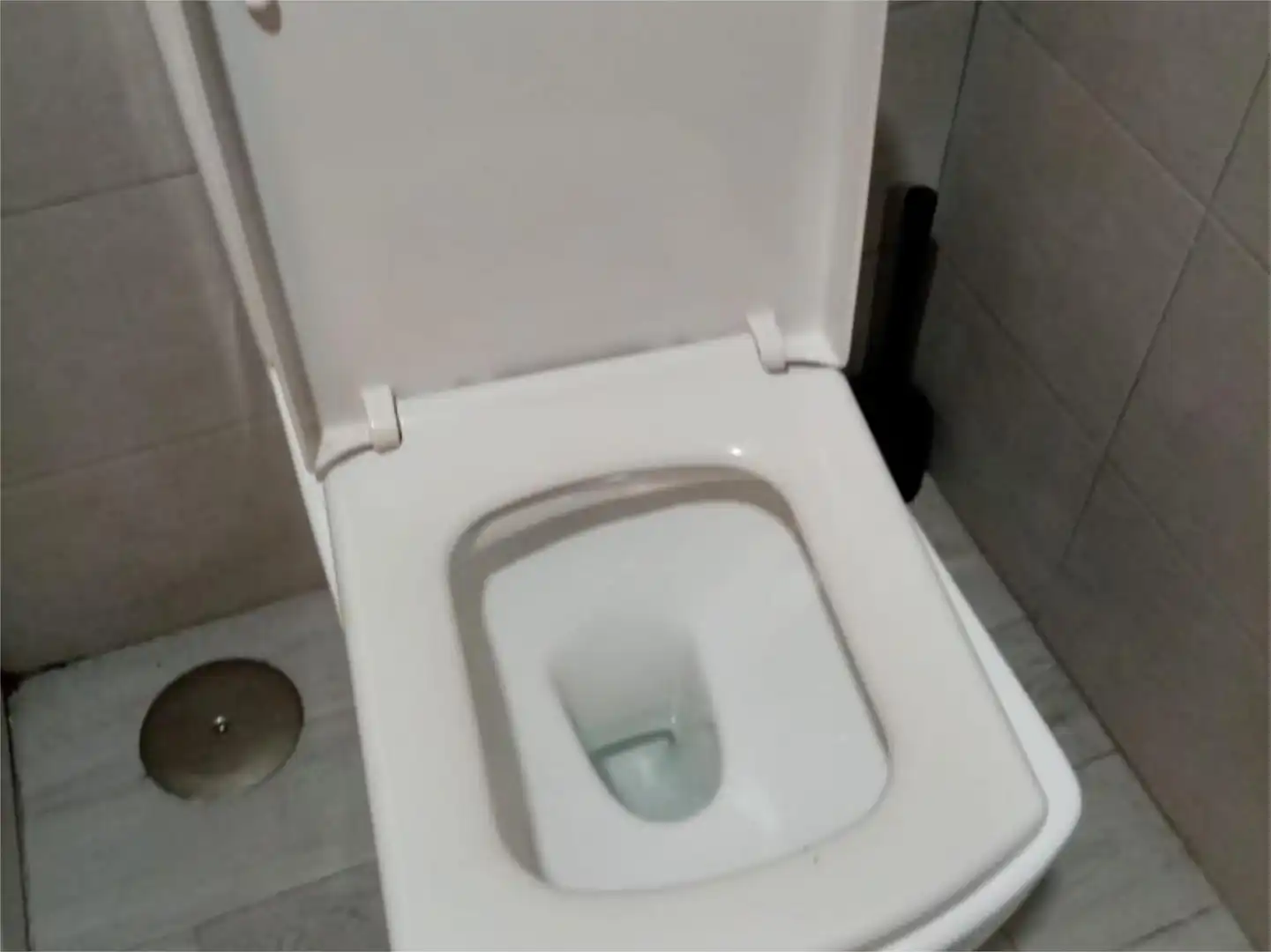 Bathroom of Flat for sale in Sevilla  with Air Conditioner and Balcony