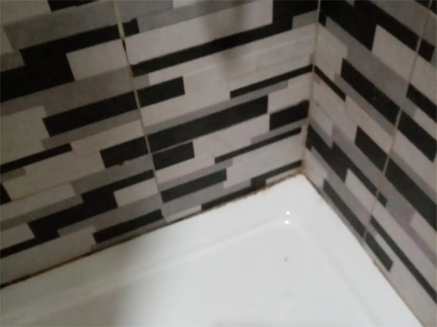 Bathroom of Flat for sale in Sevilla  with Air Conditioner and Balcony