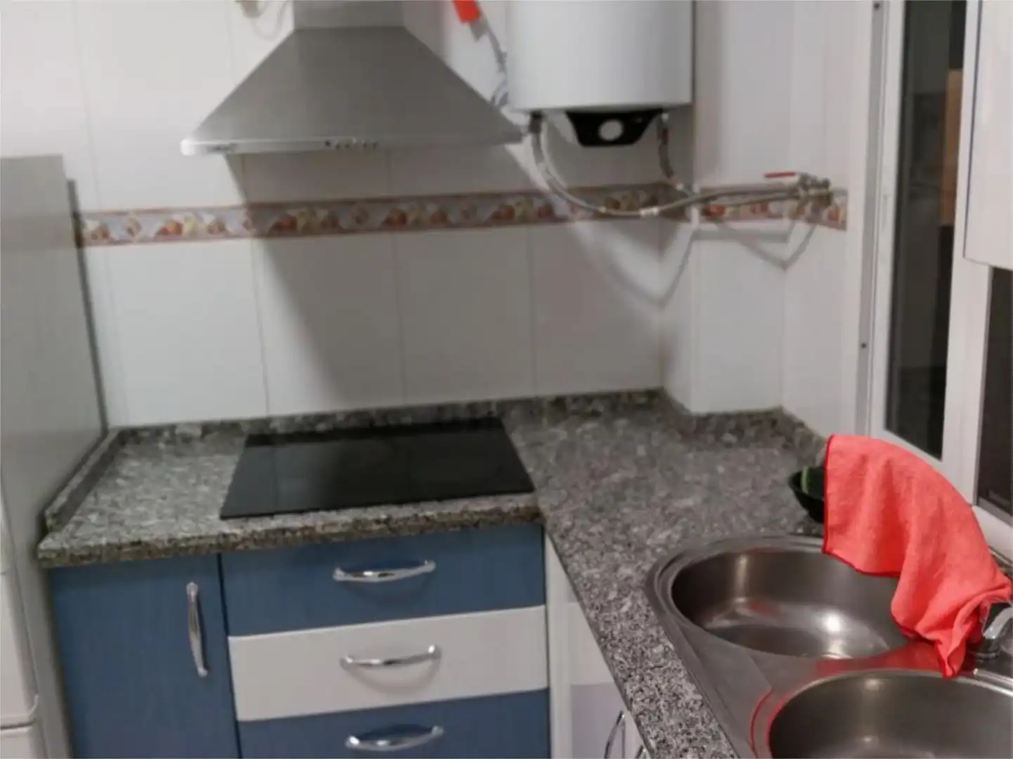 Kitchen of Flat for sale in Sevilla  with Air Conditioner and Balcony