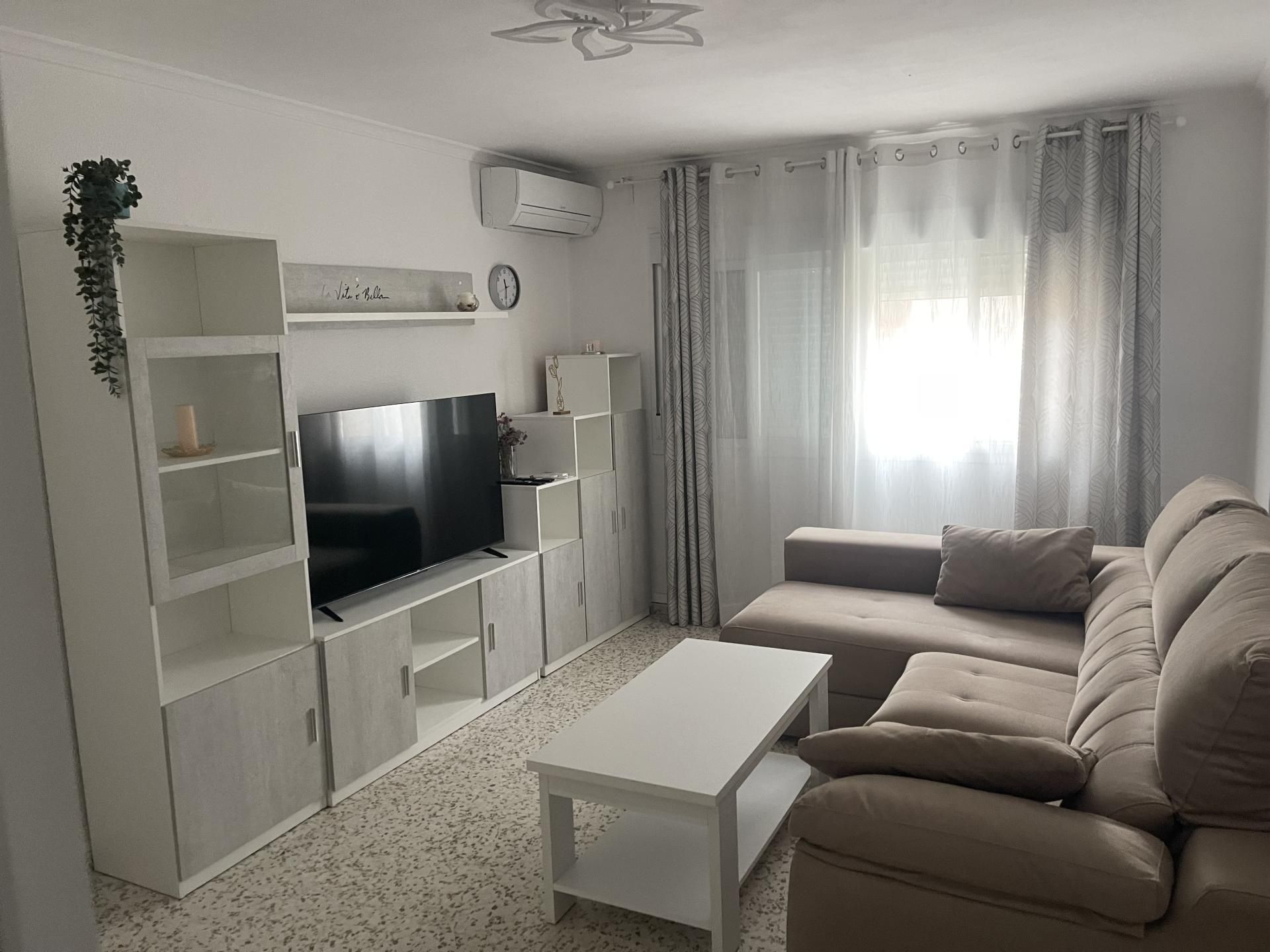 Flat to rent in Avenida María Auxiliadora, 43, Zona Carrefour Living room of Flat to rent in Rota with Air Conditioner and Terrace