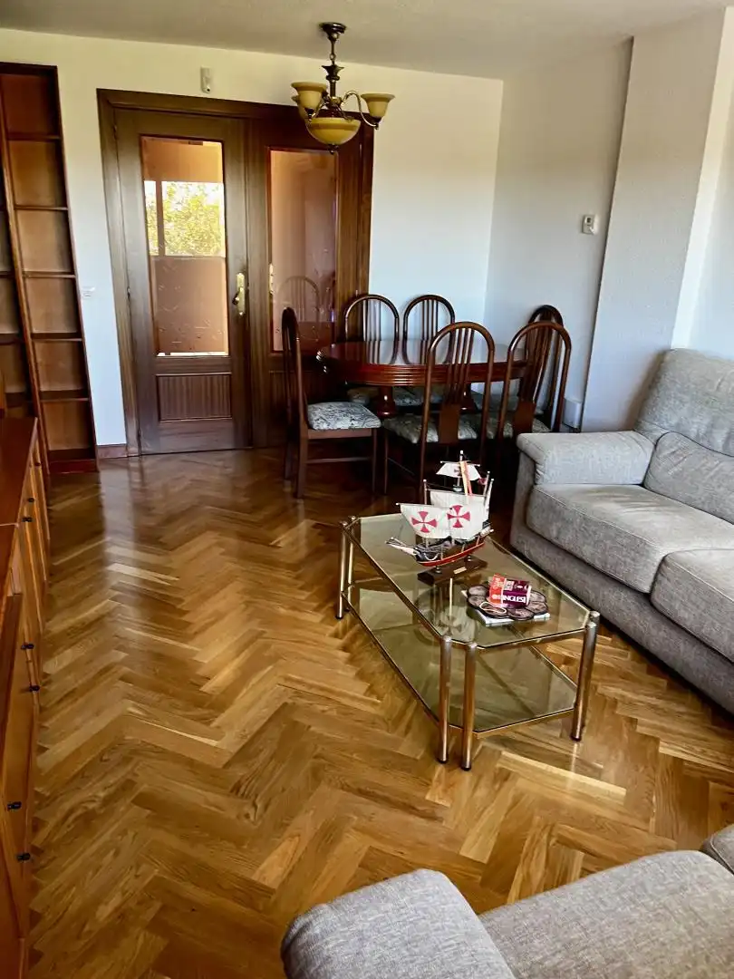 Pis en venda a Calle de la Casuarina, 29, Las Águilas Menjador de Pis en venda en Madrid amb Aire condicionat, Calefacció i Parquet