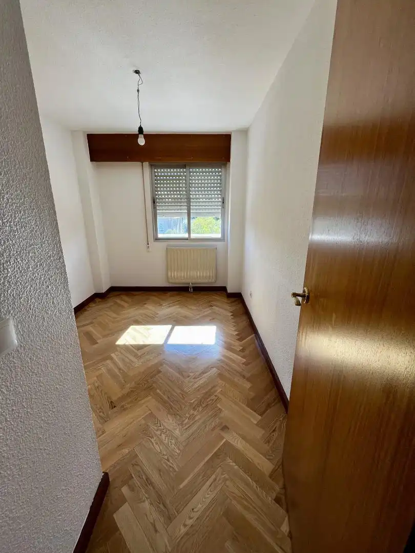 Pis en venda a Calle de la Casuarina, 29, Las Águilas Dormitori de Pis en venda en Madrid amb Aire condicionat, Calefacció i Parquet