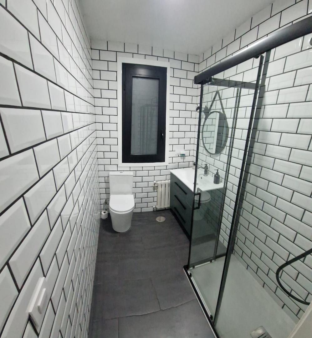 Flat to rent in Rúa Penis, 48, Cabral - Candeán Bathroom of Flat to rent in Vigo with Parquet flooring, Furnished and Oven