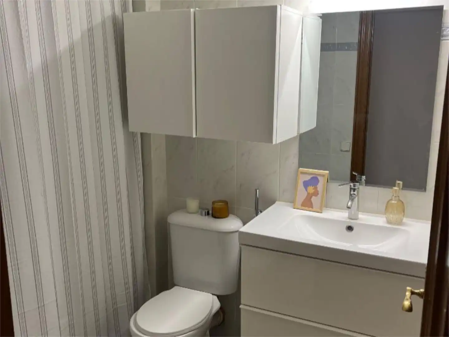 Room in Avinguda Francesc Macià, 31, Centre Històric Bathroom of Flat for share in Lleida with Air Conditioner, Heating and Parquet flooring
