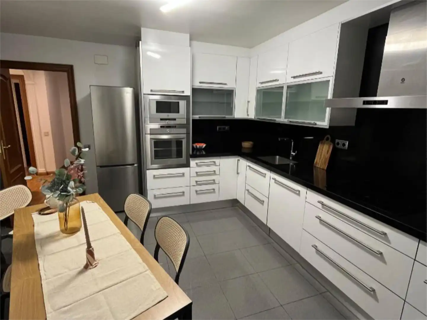 Room in Avinguda Francesc Macià, 31, Centre Històric Kitchen of Flat for share in Lleida with Air Conditioner, Heating and Parquet flooring