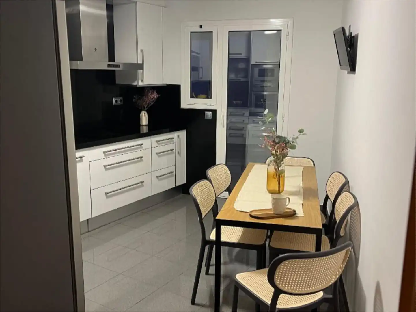 Room in Avinguda Francesc Macià, 31, Centre Històric Kitchen of Flat for share in Lleida with Air Conditioner, Heating and Parquet flooring