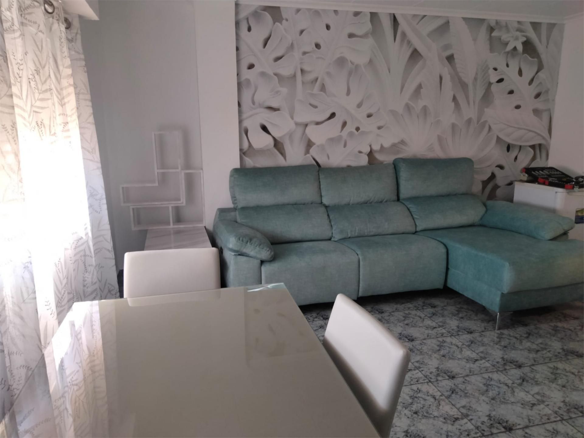 Living room of Flat to rent in Almansa  with Storage room, Furnished and Oven