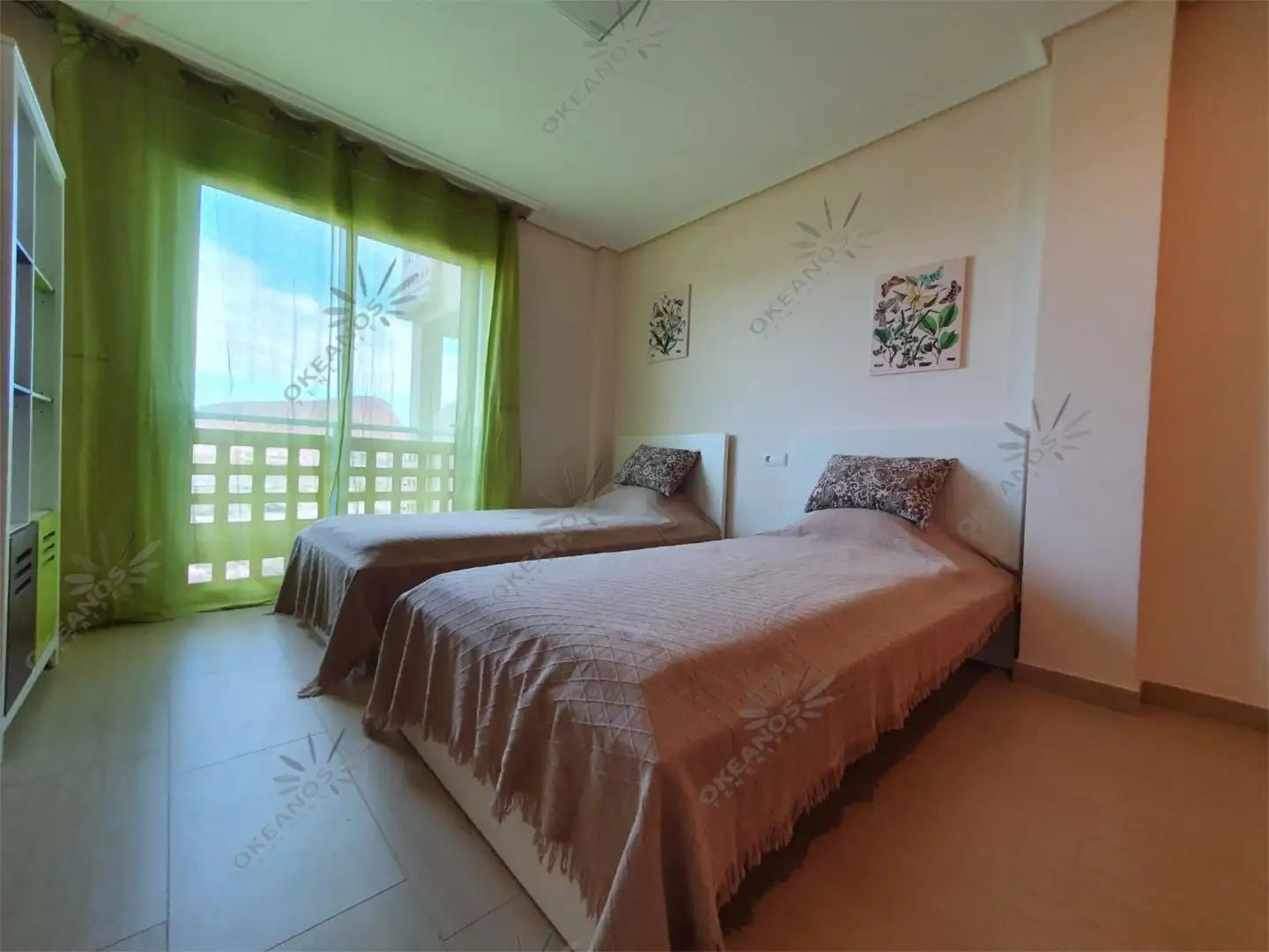 Piso en venta en Calle Pizarro, 2, Los Abrigos Habitación de Piso en venta en Granadilla de Abona con Terraza y Piscina