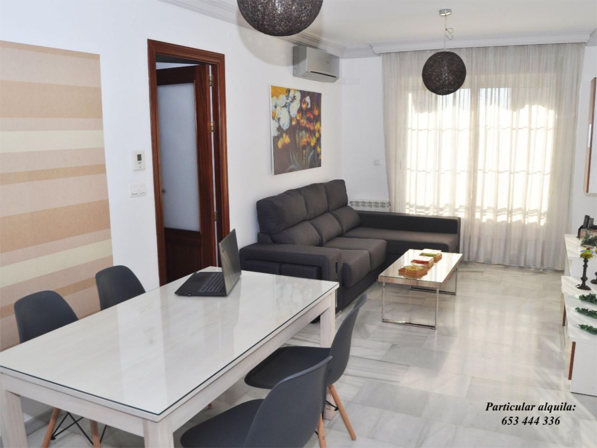 Sala d'estar de Pis de lloguer en  Granada Capital amb Aire condicionat i Balcó