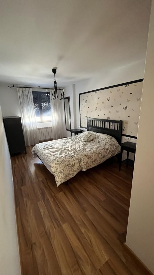 Bedroom of Flat to rent in Ponferrada  with Heating, Parquet flooring and Storage room