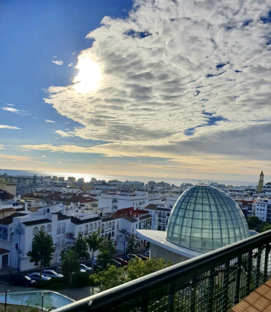 Vista exterior de Pis per a compartir en Estepona amb Aire condicionat, Calefacció i Terrassa