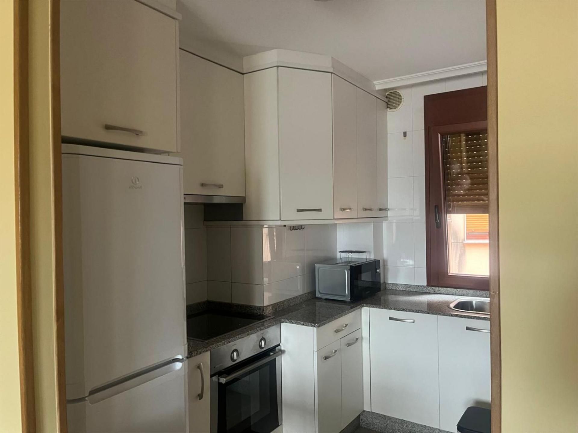 Cuina de Estudi de lloguer en Lugo Capital amb Terrassa