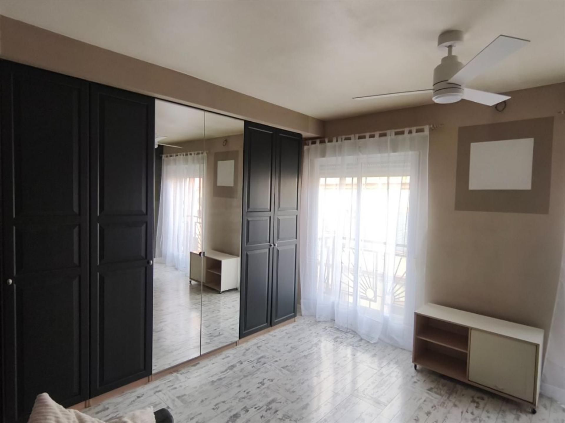 Dormitori de Estudi de lloguer en  Madrid Capital amb Balcó