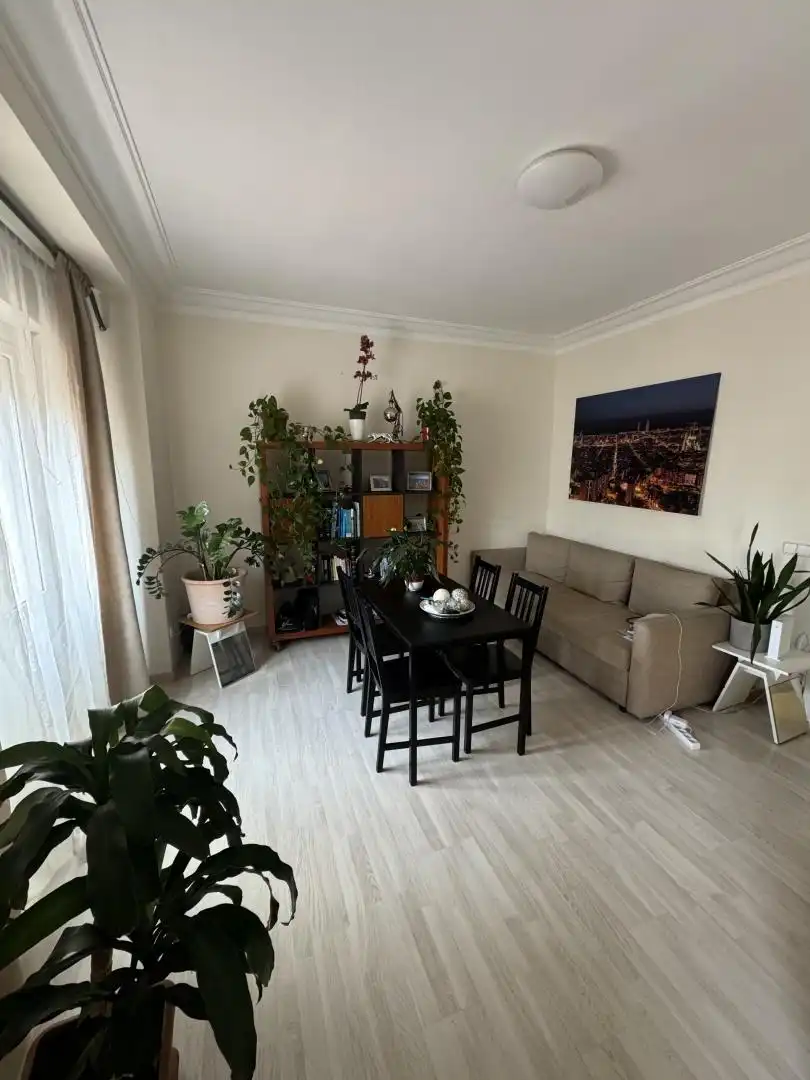 Habitació a Carrer de Casanova, 103, L'Antiga Esquerra de l'Eixample Sala d'estar de Pis per a compartir en Barcelona amb Calefacció, Parquet i Terrassa