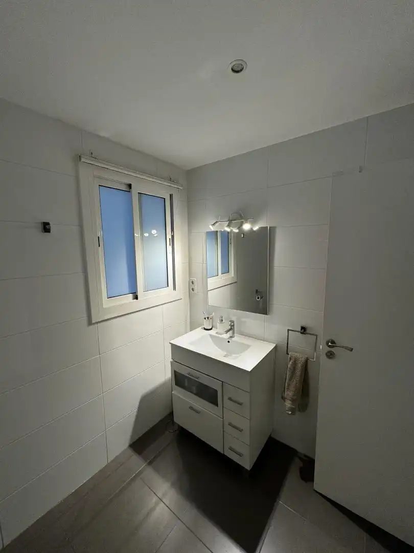 Habitació a Carrer de Casanova, 103, L'Antiga Esquerra de l'Eixample Bany de Pis per a compartir en Barcelona amb Calefacció, Parquet i Terrassa