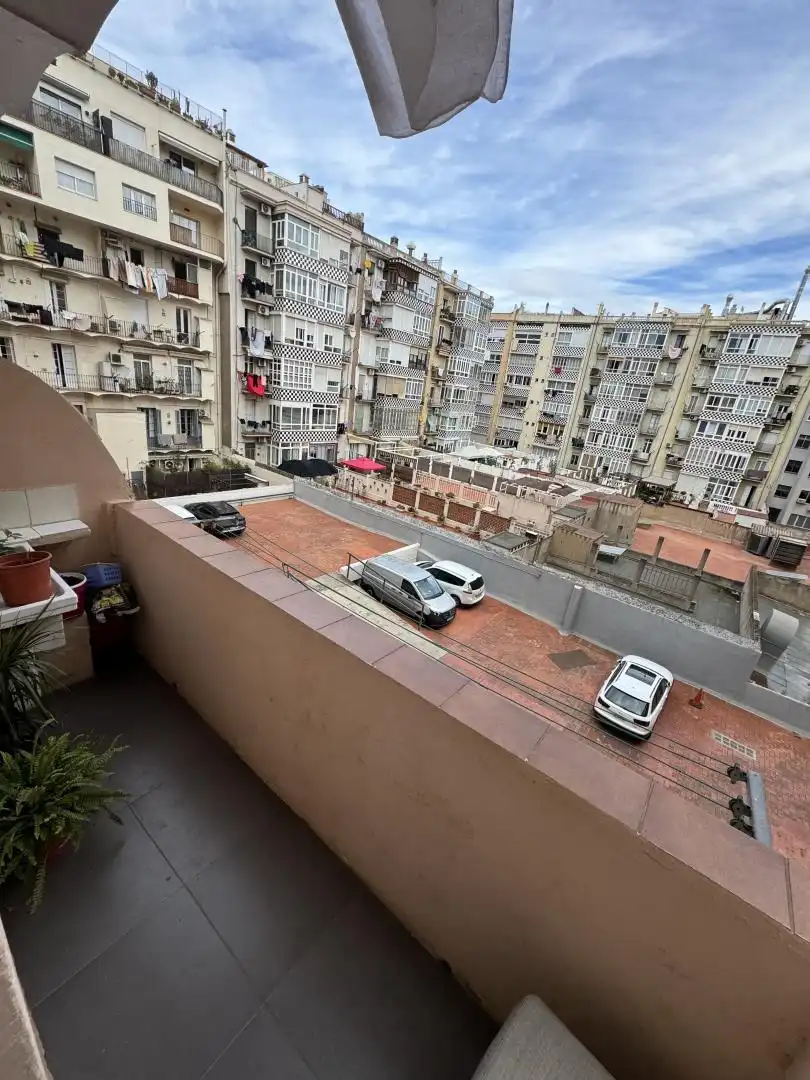 Habitació a Carrer de Casanova, 103, L'Antiga Esquerra de l'Eixample Vista exterior de Pis per a compartir en Barcelona amb Calefacció, Parquet i Terrassa