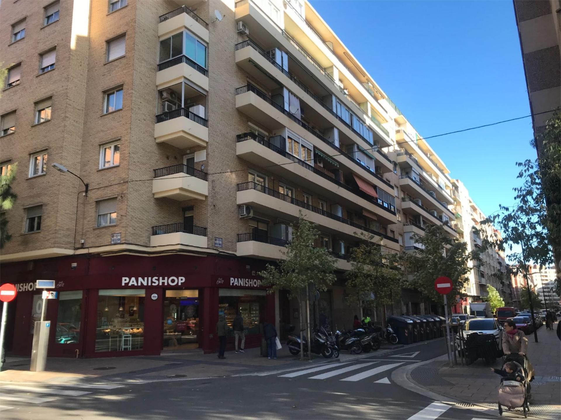 Vista exterior de Pis en venda en  Zaragoza Capital amb Terrassa i Balcó