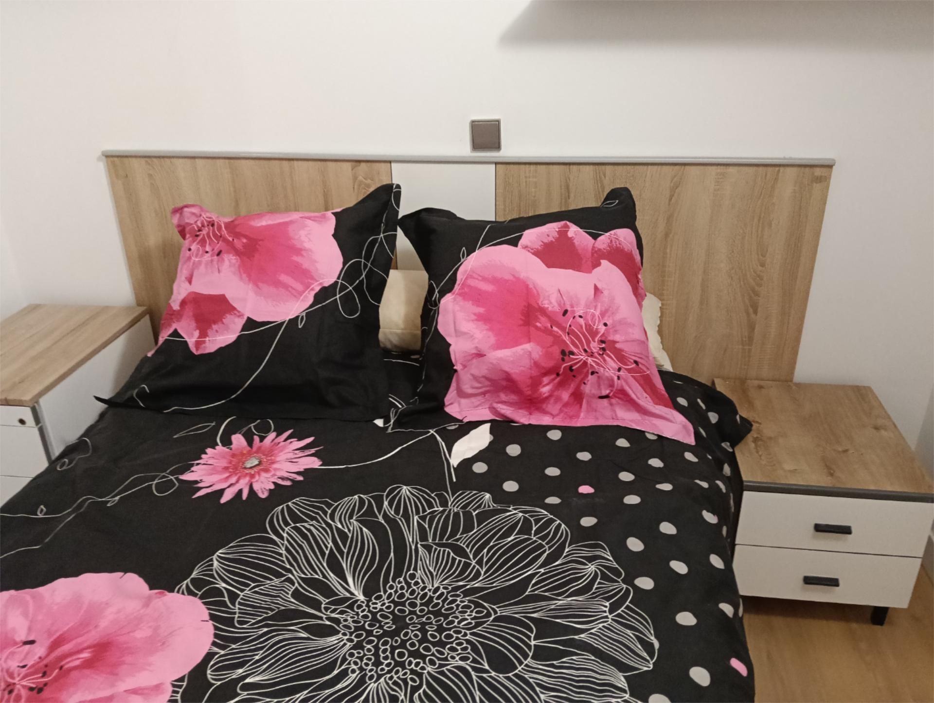 Dormitori de Loft per a compartir en Leganés amb Aire condicionat, Traster i Moblat