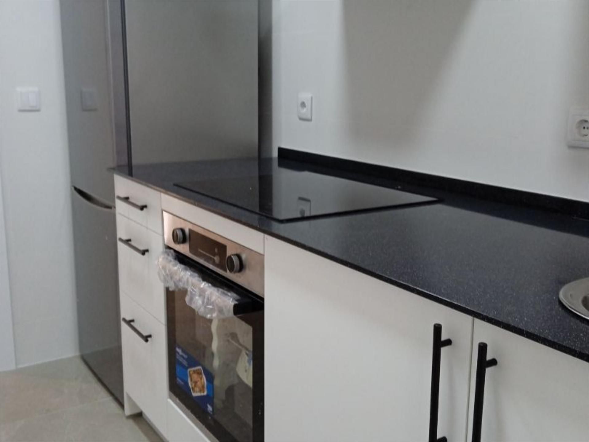 Piso de alquiler en Calle San Salvador, 16, Asdrúbal - Bahía Blanca Cocina de Piso de alquiler en Cádiz Capital