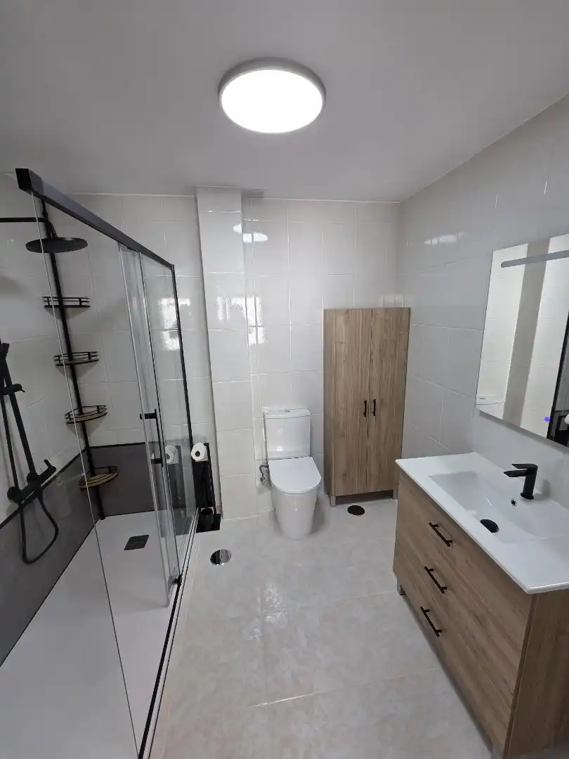 Ático en venta en Rúa Rollo, 51, Betanzos Baño de Ático en venta en Betanzos con Balcón