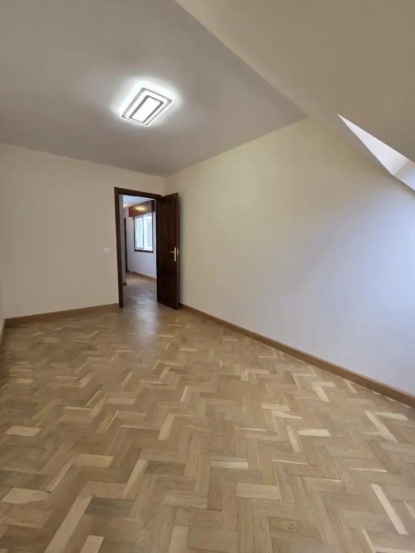 Ático en venta en Rúa Rollo, 51, Betanzos Habitación de Ático en venta en Betanzos con Balcón