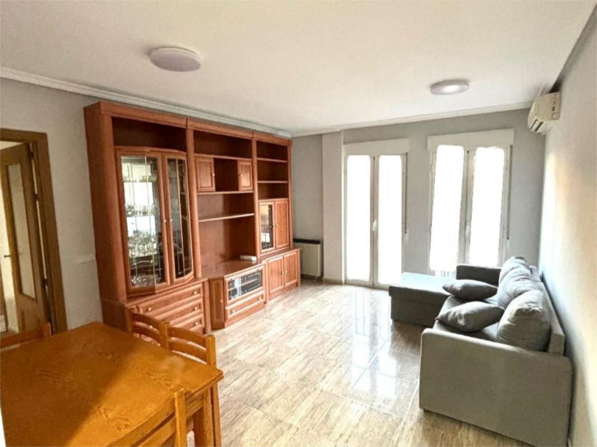 Sala d'estar de Pis de lloguer en Navalagamella amb Aire condicionat, Calefacció i Moblat