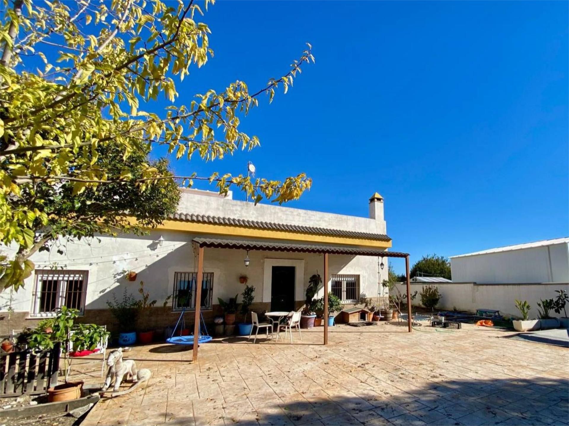 Vista exterior de Finca rústica en venda en Jerez de la Frontera amb Terrassa i Piscina