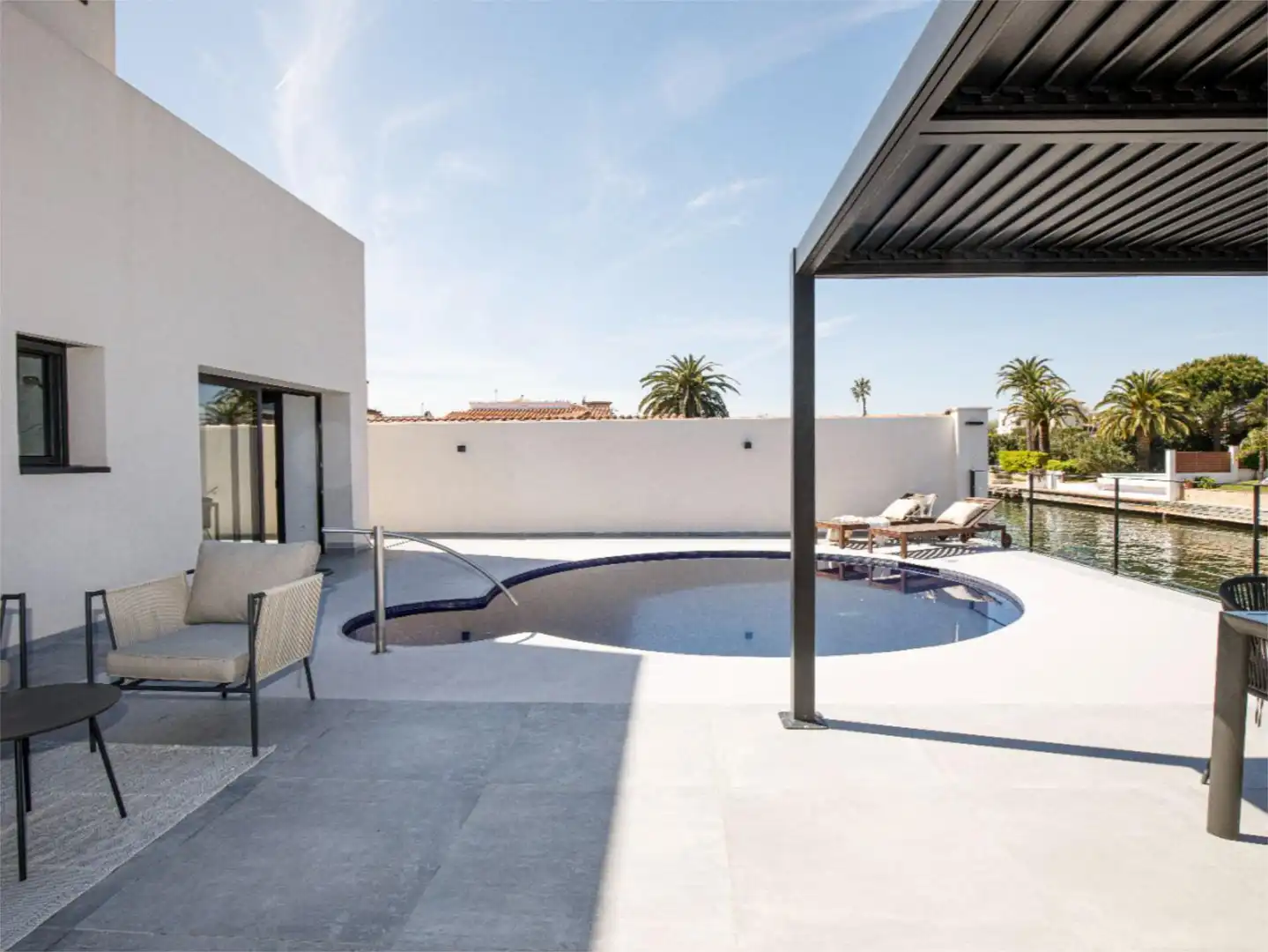 Casa o chalet en venta en Carrer Alberes, 208a, Alberes Piscina de Casa o chalet en venta en Empuriabrava con Aire acondicionado, Terraza y Piscina