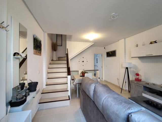 Casa adosada en Venta en Avenida de los Agricultores, 9 en Redondela