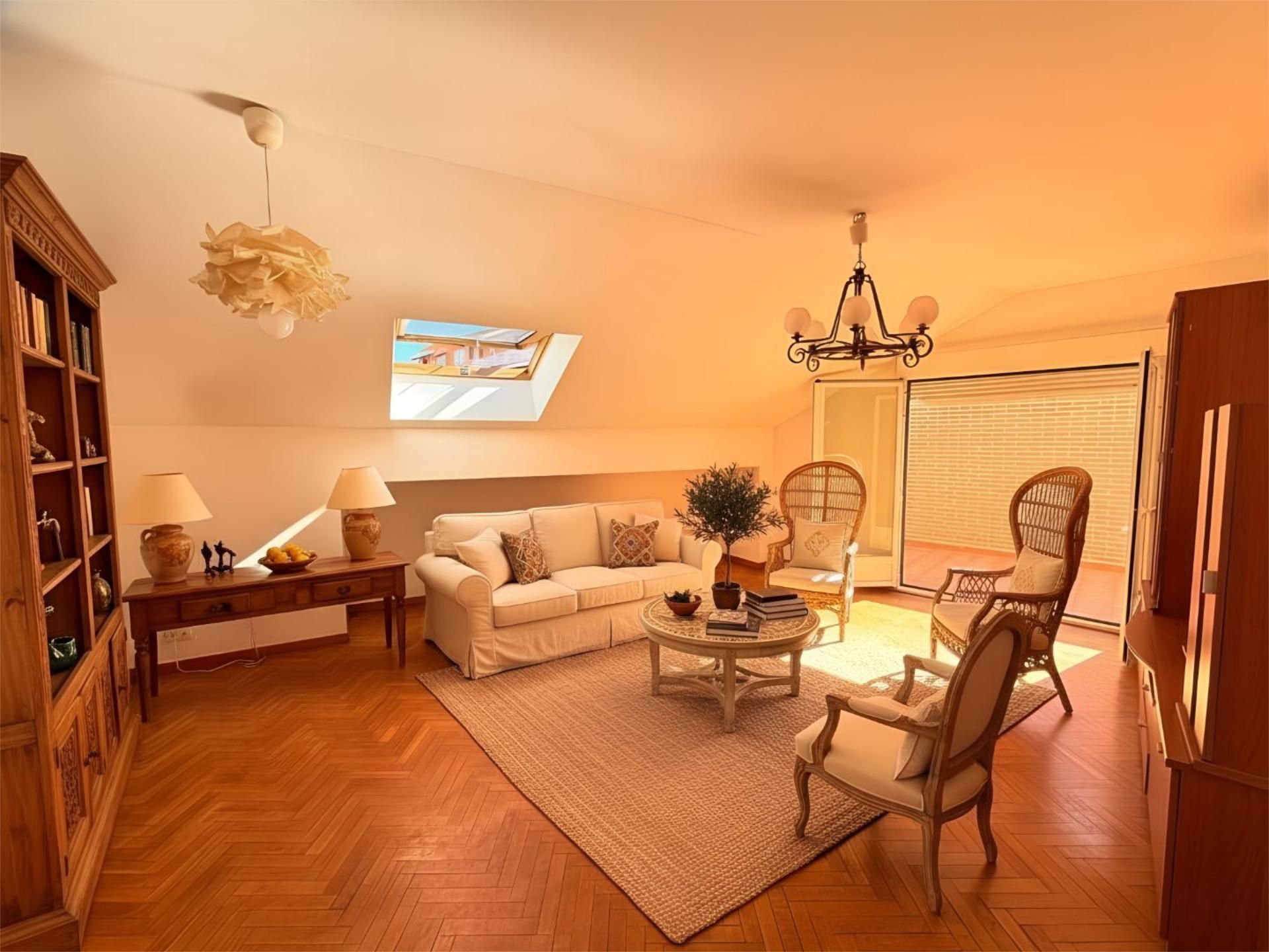 Sala d'estar de Àtic en venda en Ciempozuelos amb Aire condicionat i Terrassa