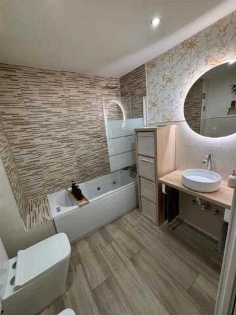 Bathroom of Flat to rent in  Sevilla Capital  with Terrace