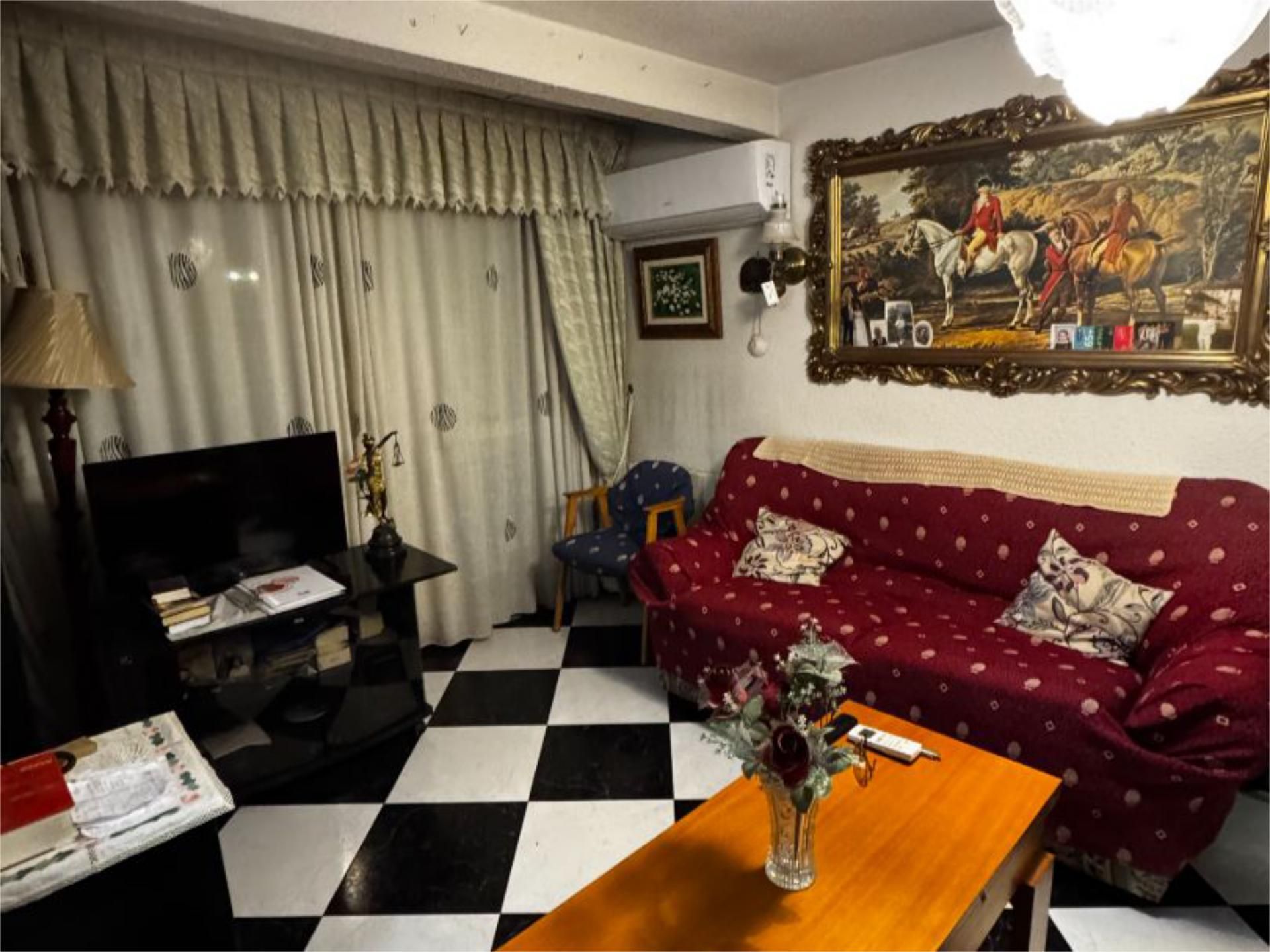Living room of Flat for sale in Alcalá de Henares  with Air Conditioner and Terrace