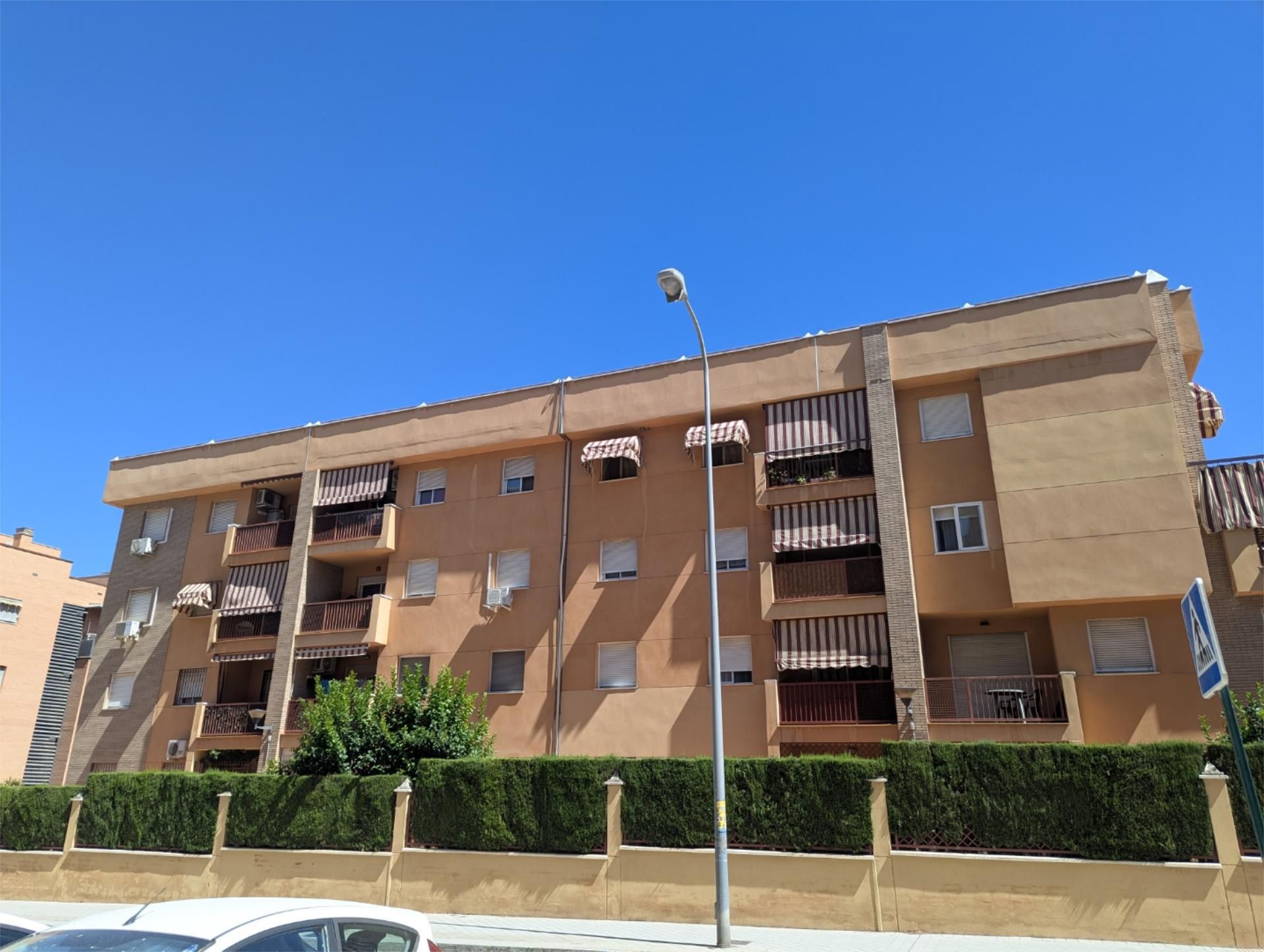 Exterior view of Flat for sale in  Granada Capital  with Air Conditioner, Heating and Parquet flooring