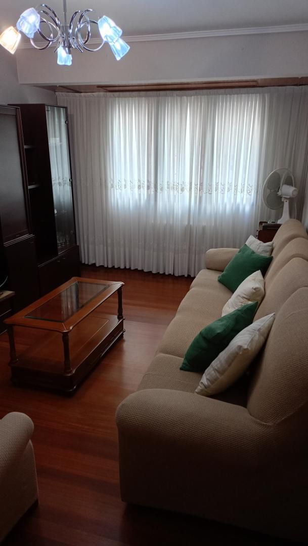 Sala d'estar de Pis en venda en Santurtzi  amb Calefacció, Terrassa i Traster