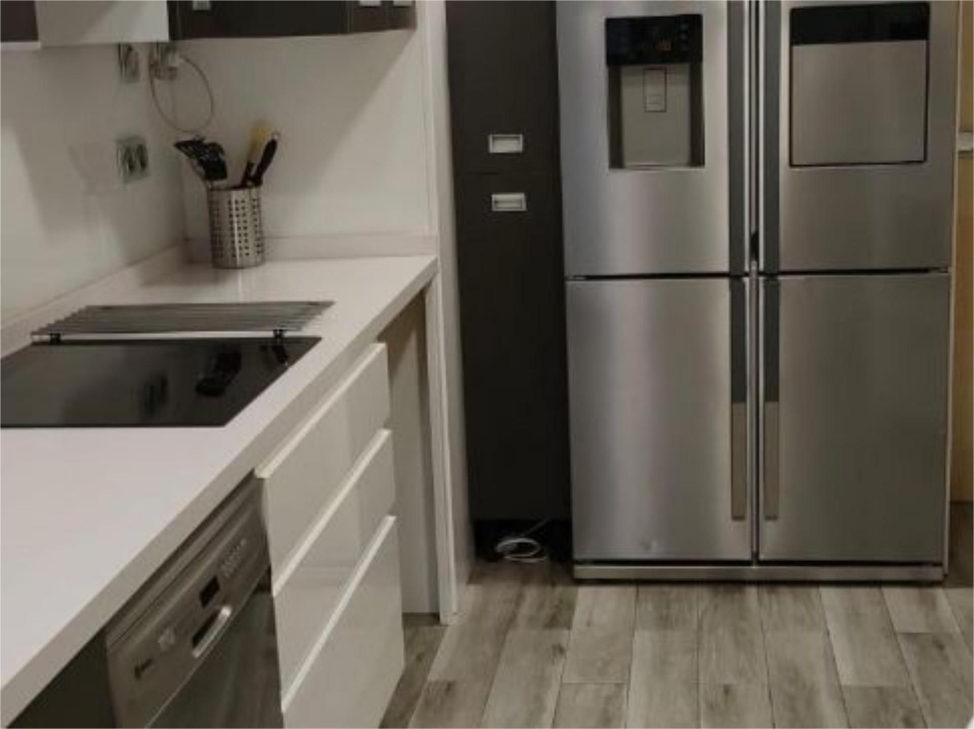 Cuina de Pis de lloguer en León Capital  amb Terrassa, Moblat i Aparcament comunitari