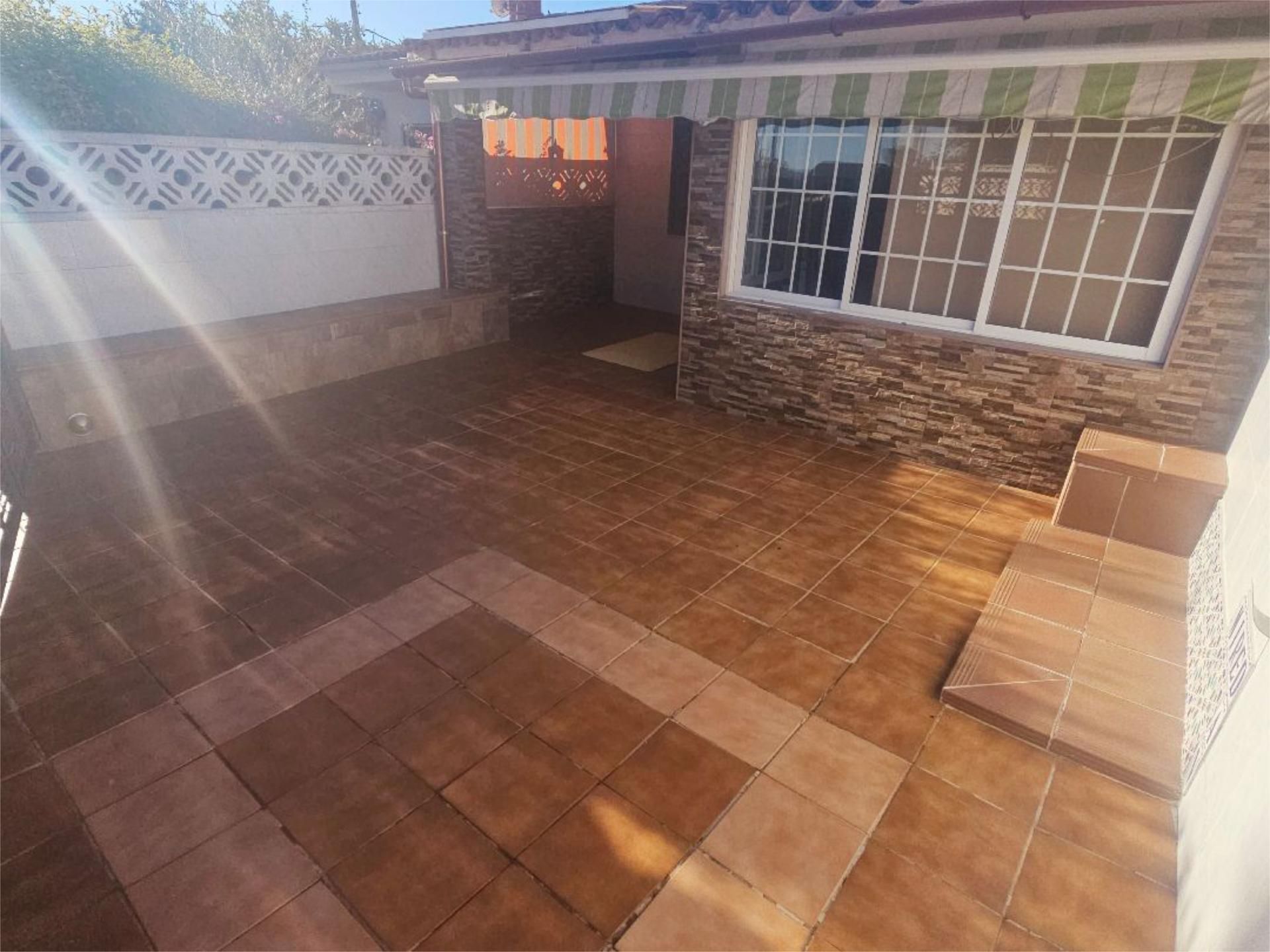 Single-family semi-detached for sale in Carrer de la Ginesta, 67, Mas d'en Gall Terrace of Single-family semi-detached for sale in Esparreguera with Heating, Private garden and Terrace