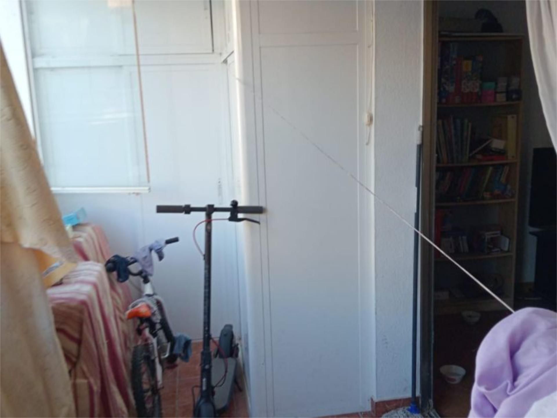 Flat for sale in Avenida Torreblanca, 1, Las Gaviotas - Carvajal Flat for sale in Fuengirola with Swimming Pool and Balcony