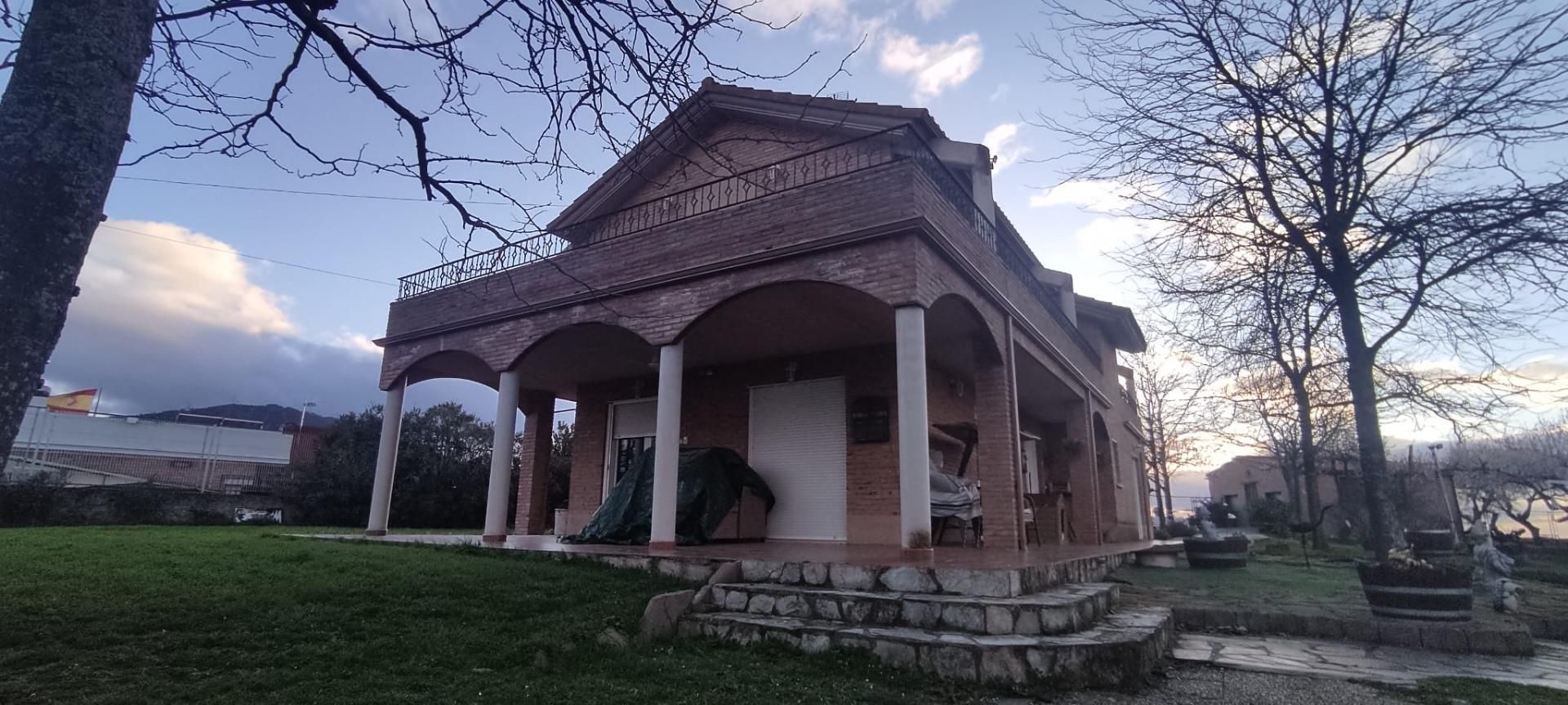 Exterior view of House or chalet for sale in Clavijo  with Terrace and Balcony