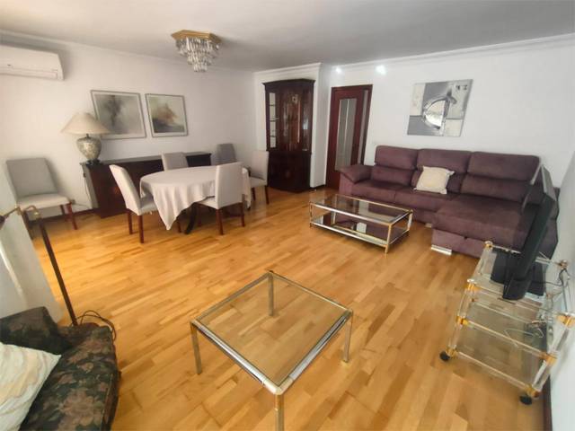 Piso en Alquiler en Calle de Álvarez Sereix, 14 en Barrio del Centro