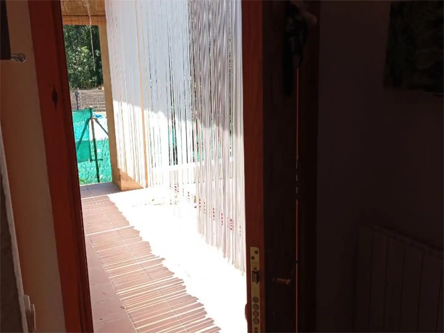 Wohnung zum Verkauf in Navahondilla mit Klimaanlage, Heizung und Privatgarten
