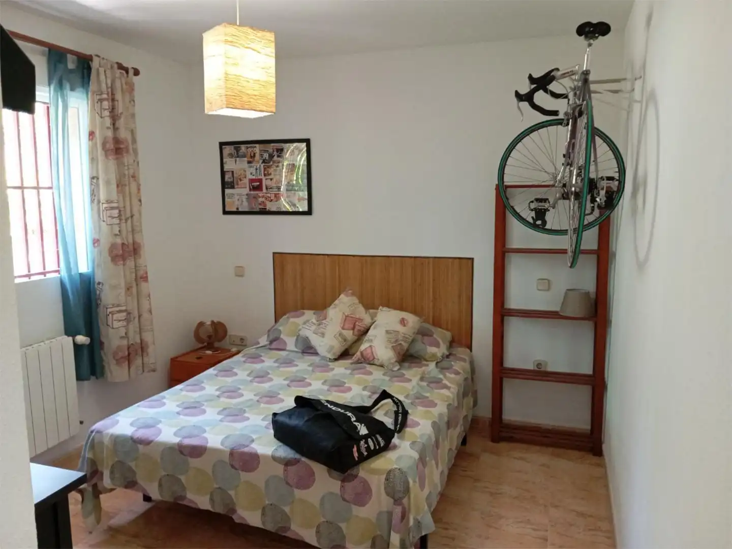 Schlafzimmer von Wohnung zum Verkauf in Navahondilla mit Klimaanlage, Heizung und Privatgarten