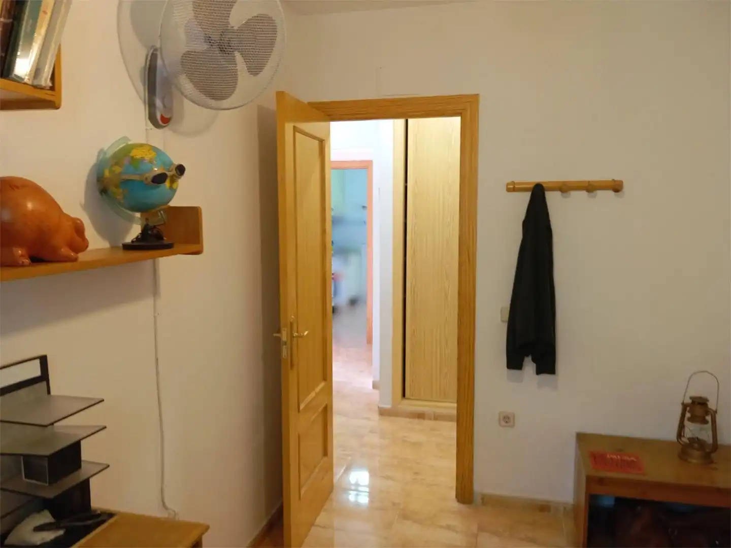 Wohnung zum Verkauf in Navahondilla mit Klimaanlage, Heizung und Privatgarten