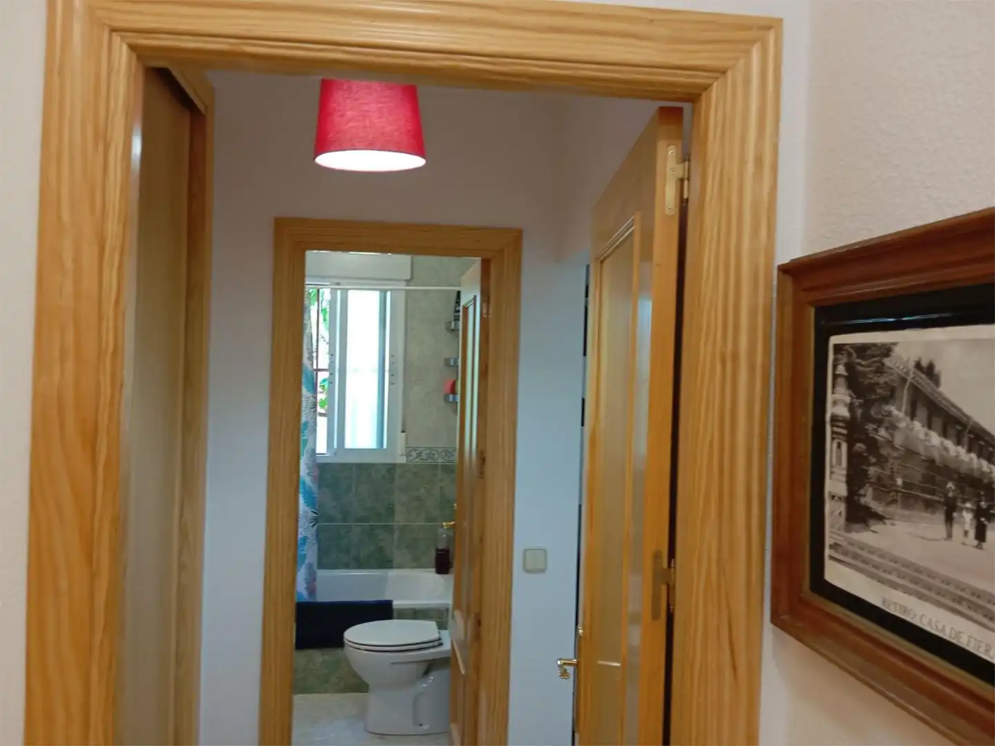 Badezimmer von Wohnung zum Verkauf in Navahondilla mit Klimaanlage, Heizung und Privatgarten