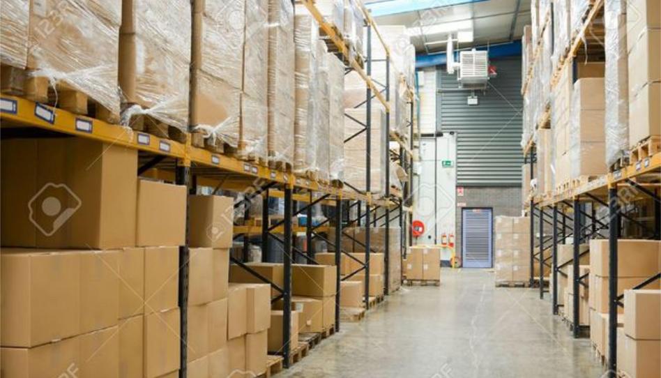 Box room to rent in S'Eixample - Can Misses, Illes Balears - image 1 Photo 1 of Box room to rent in S'Eixample - Can Misses, Illes Balears